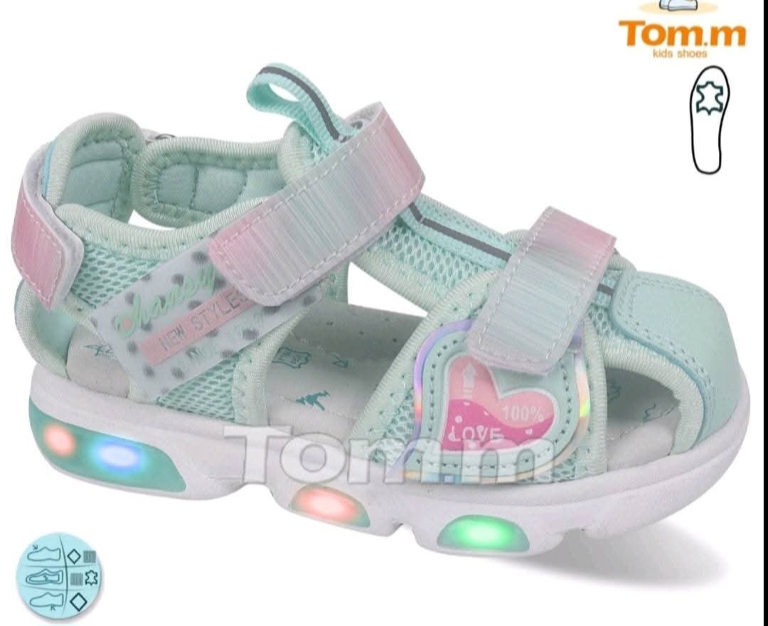 Tom.m. firmos basutės mergaitėms uždaru priekiu ir LED